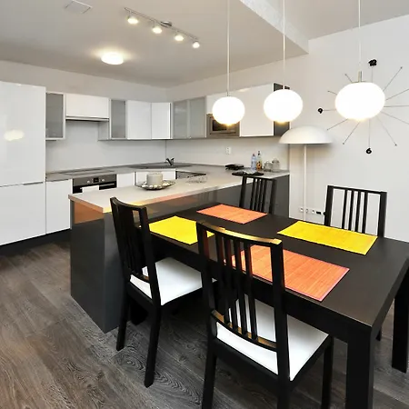 Apartment Aplend City Laurinska 11 *
